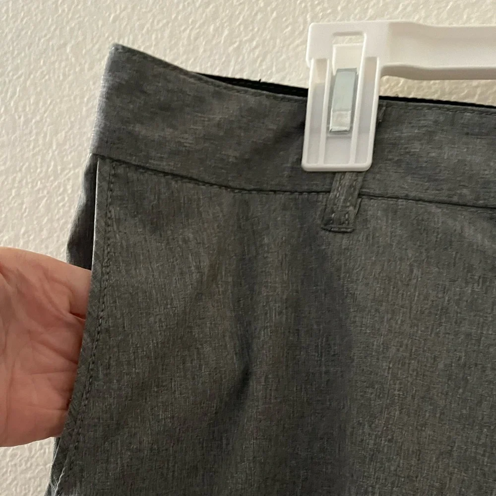 Billabong gray short